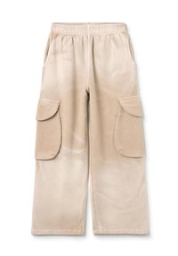 Pantalones cargo beige hechos de una tela suave, con una cintura elástica, bolsillos laterales y dos grandes bolsillos de parche en los muslos.