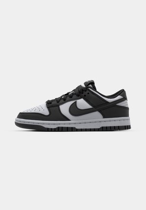 Nike Sportswear DUNK NEXT NATURE - Matalavartiset tennarit - white/black