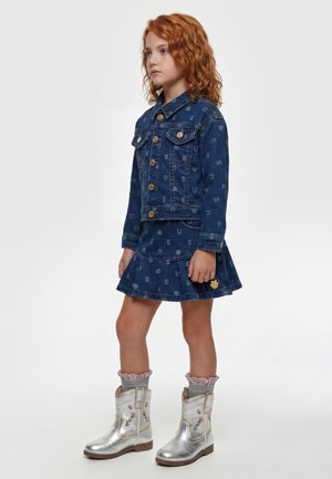 Guess, JEANSJACKE MIT DURCHGEHEND BEDRUCKTEM LOGO - Cowboyjakker - blau