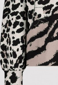 Monari Svetr - beige