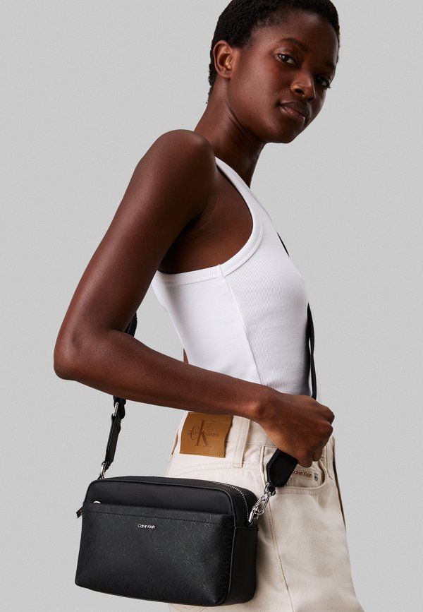 MUST CONV CAMERA BAG - Cross body bag2