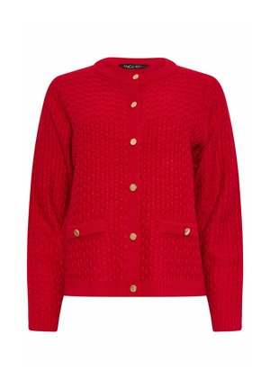Cardigan rouge en tricot avec manches longues, boutons dorés sur le devant et deux poches avant ornées de détails à boutons dorés.