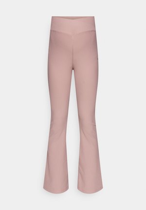 Plėšyti tamprės iš minkštos rožinės medžiagos su lygiu paviršiumi, su aukštu juosmeniu ir be matomų raštų ar aksesuarų detalių.