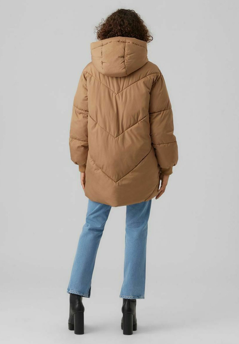 Vero Moda VMBEVERLY BOOS Abrigo de invierno tigers eye/beige