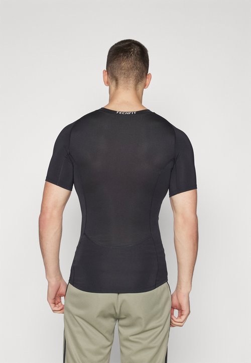 adidas Techfit Compression Training Tee Black — foto 3