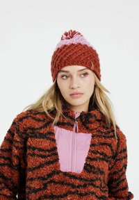 Protest PRTFASSA - Fleece jumper - uluru rust