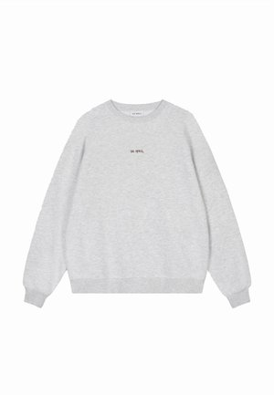 Gray sweatshirt with long sleeves, round neckline, and ribbed cuffs. Features a small embroidered logo on the chest. Soft texture.