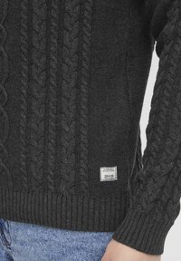 11 Project Strickpullover - grey