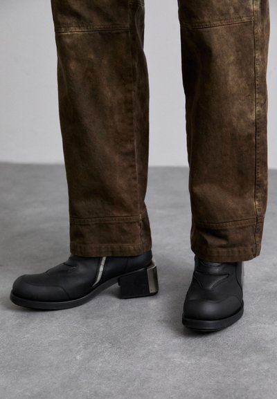 GmbH BARIS MOTO BOOT BAG MIX UNISEX - Členkové čižmy - black