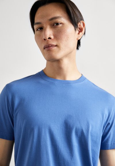 Tiger of Sweden DILLAN - Basic T-shirt - dream blue