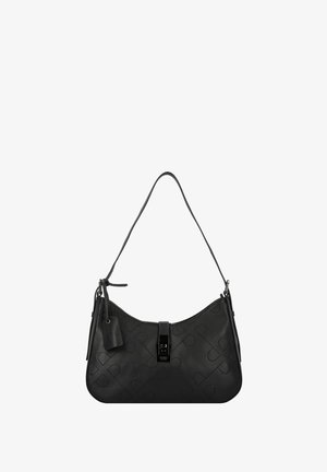 Schwarzlederne Handtasche mit geschwungener Form, glatter Textur und geprägtem Herzmuster. Verfügt über einen Schultergurt und einen Verschluss.