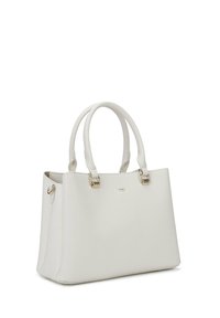 Borsa a mano in pelle sintetica bianca con una forma strutturata. Presenta doppie maniglie arrotondate e dettagli in metallo dorato. Texture liscia.