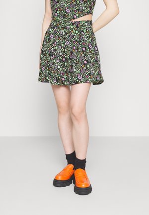 Noisy May Petite NMRUE SKATER SKIRT - Spódnica mini