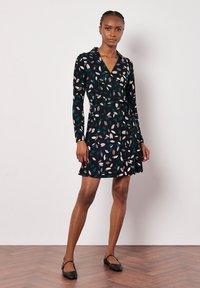 Apricot LEAF  - Skjortklänning - black