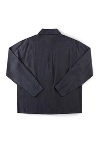 Σκούρο ναυτικό μπλουζάκι με μακριά μανίκια, μυτερό γιακά, πίσω καβάλο και πτυχώσεις στο κέντρο της πλάτης.