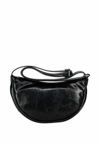 Sac à bandoulière en cuir noir avec une forme arrondie, une finition texturée et une seule sangle réglable. Dispose d'une fermeture éclair.