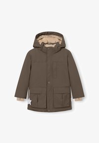 Kijelölve, tarmac green