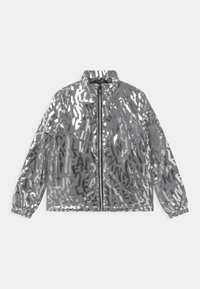 Veste réfléchissante claire avec fermeture éclair à l'avant, ornée de motifs abstraits en gris et blanc ; poignets élastiques et col montant.