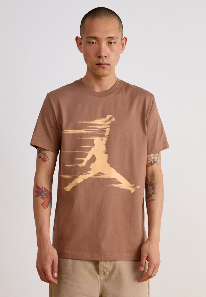Jordan CREW - Apdrukāts T-krekls - archaeo brown/orange chalk/orange chalk