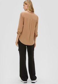 QS Overhemdblouse - sandstein