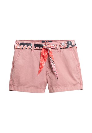 Pantalones cortos de algodón rosa con bolsillos delanteros y un cinturón de tela con estampado floral multicolor anudado en la cintura.