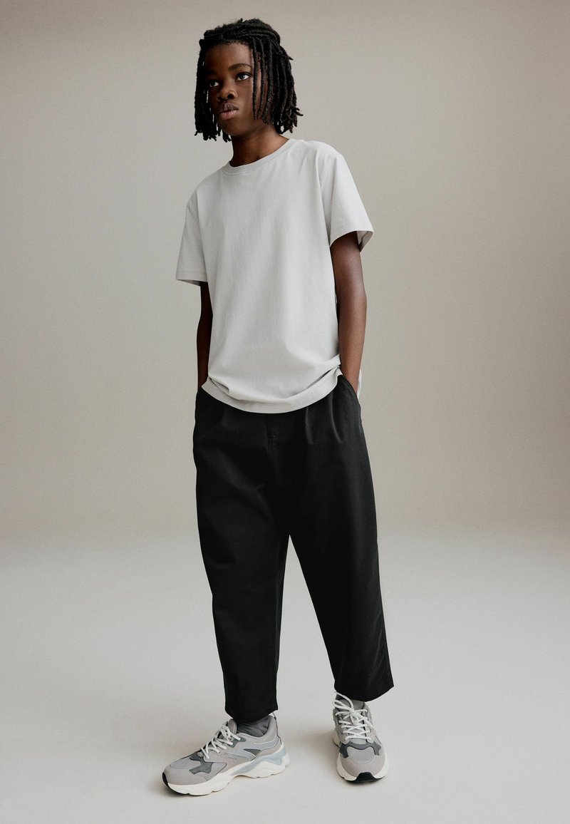 Next - BALLOON FIT - REGULAR FIT - Kelnės - black, Padidinti