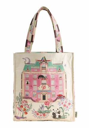 Tragetasche mit Illustration eines rosa Gebäudes, Tieren auf dem Dach, floralen Akzenten und verschiedenen kleinen Tieren, darunter ein Panda und ein Flamingo.