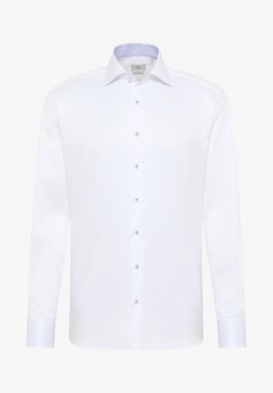 Witte blouse met lange mouwen, gemaakt van een gladde stof, met een klassieke kraag, zeven knopen aan de voorkant en een contrasterende gestreepte binnenkraag.