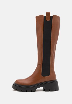 Platform boots - brown