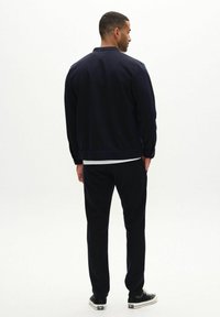 Thumbnail Image 3