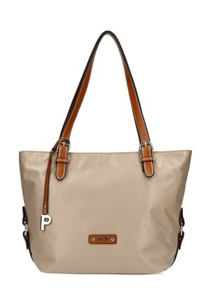 Beige totebag met bruine leren handvatten, zilveren "P" bedel en klein rechthoekig merklogo "Picard" aan de voorkant in het midden.