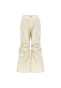 Beige cargo bukser med bred ben design, flere sidelommer og knaplukning i taljen. Teksturert bomullsstoff.