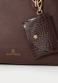 Anna Field Handbag - brown