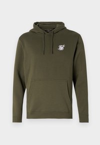 Sudadera verde olivo hecha de un tejido suave, con un bolsillo tipo canguro, capucha ajustable con cordón y un pequeño logo blanco en el pecho.
