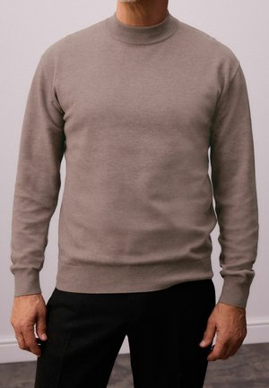 Next, Sweter