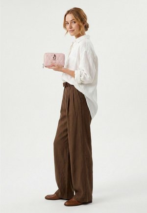Guess, TAMARA GELDBÖRSE 14 CM - Portemonnee - light pink
