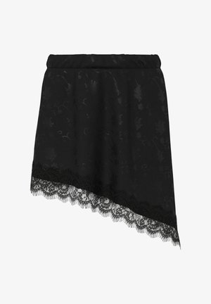 Sort asymmetrisk nederdel med blomstret blonderkant og subtilt blomsterprint over hele stoffet.