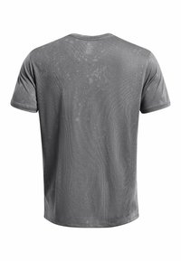 Šedé tričko s krátkým rukávem, s texturovaným vzorem, hladkou tkaninou, kulatým výstřihem a mírně volným střihem, s jemnými světle a tmavě tónovanými variacemi.