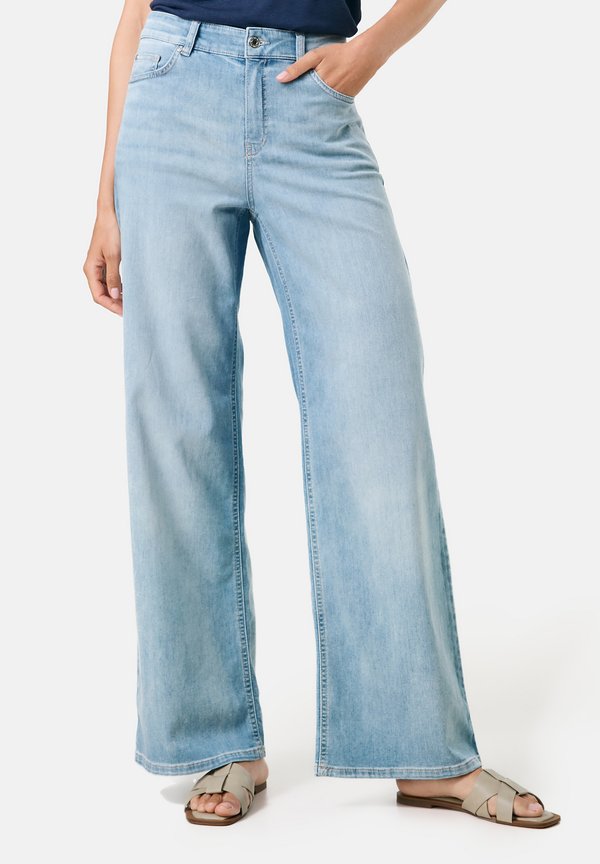 Flared Jeans