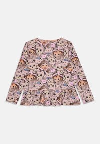 Μακρυμάνικο πουκάμισο από μαλακό ύφασμα με επαναλαμβανόμενο σχέδιο �από κινούμενα σχέδια προσώπων και ζώων σε ροζ, καφέ και λευκές αποχρώσεις.