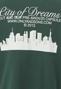 Only & Sons ONSRYLAN LIFE TEE  - Print T-shirt - darkest spruce
