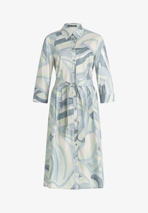 Jurk met lange mouwen, knoopsluiting, kraag en tailleceintuur, met abstracte golvende strepen in tinten blauw, groen en wit.