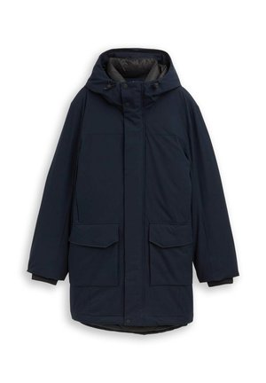 Tamsiai mėlynas parko tipo švarkas su gaubtu, priekinis užtrauktukas, dvi didelės kišenės su sklende, stiprinta apykakle ir siuvinėta pamušalu.