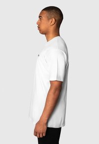 Dropsize HEAVY EMBO  - Lihtne T-särk - white