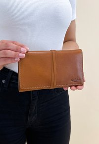 Gusti Leder CASPER - Etui - haselnuss