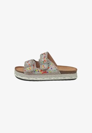 Sandalo argento slip-on con due cinturini con fibbia decorati con perline multicolori e suola platforma con trama intrecciata.