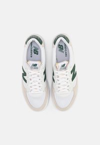 New Balance CT300 UNISEX - Sapatilhas - white/green
