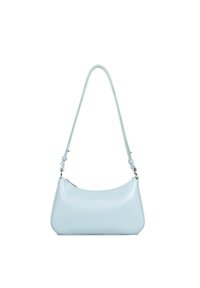 Sac à épaule en cuir bleu clair avec une forme incurvée, bandoulière réglable, fermeture éclair et détail de logo subtil à l'avant.