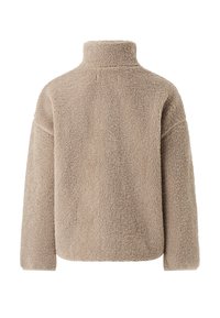 Pull-over en polaire taupe avec col montant, coupe oversize et surface texturée. Présente des épaules tombantes et une apparence douce et confortable.