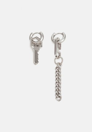 FIXURE KEY CLASP EARRING - Earrings - silver-coloured